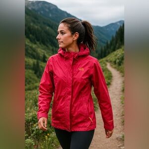 The North Face Women’s GORE-TEX Hooded Waterproof Jacket Pink Full Zip Jacket